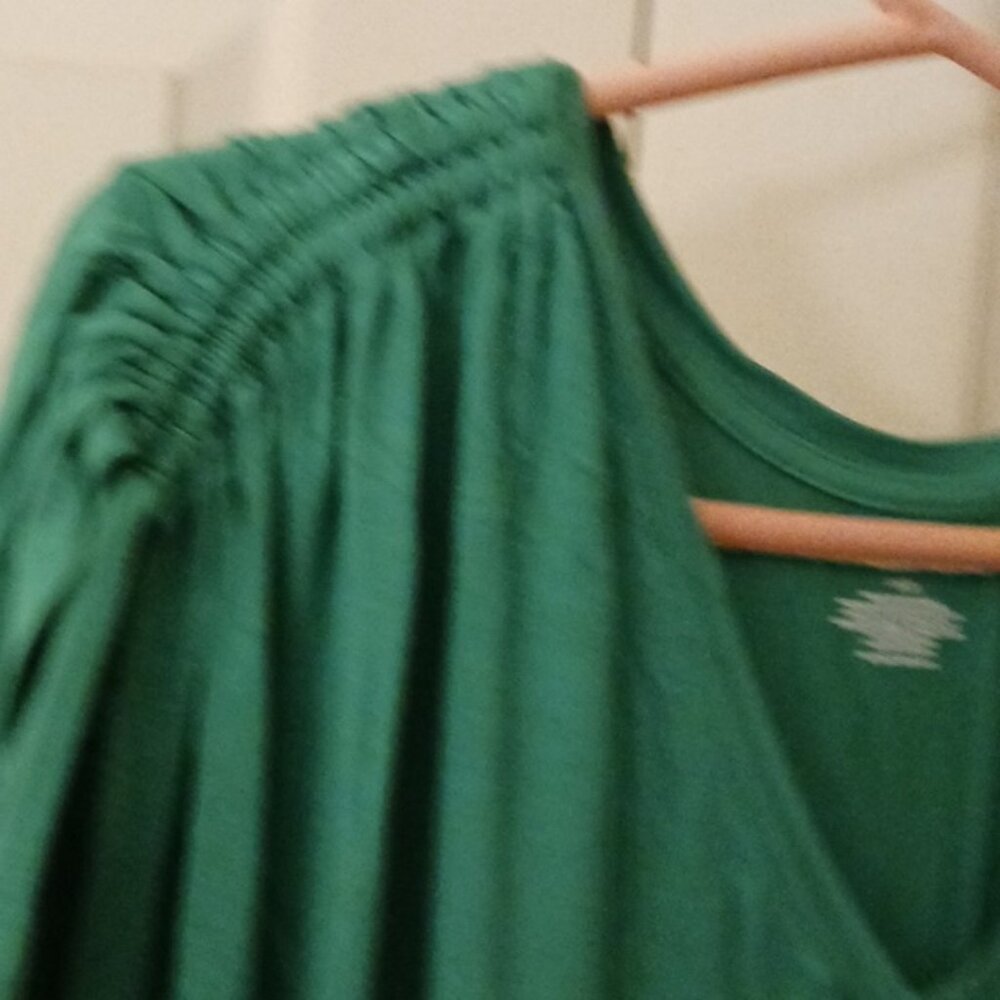 Tops - Picture 5 of 7